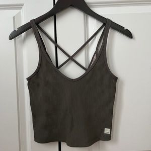 NEW Vuori  Rib Crop Tank - Oregano
